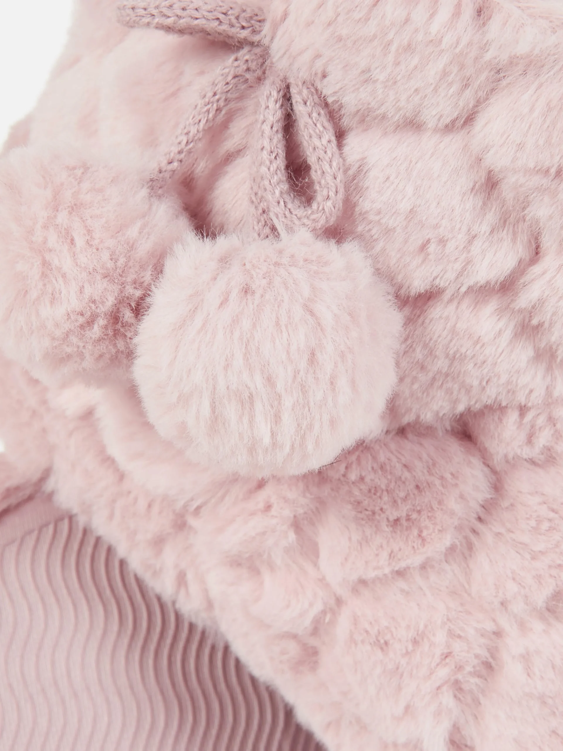 Femme Primark Chaussons|Bottines Duveteuses à Pompons